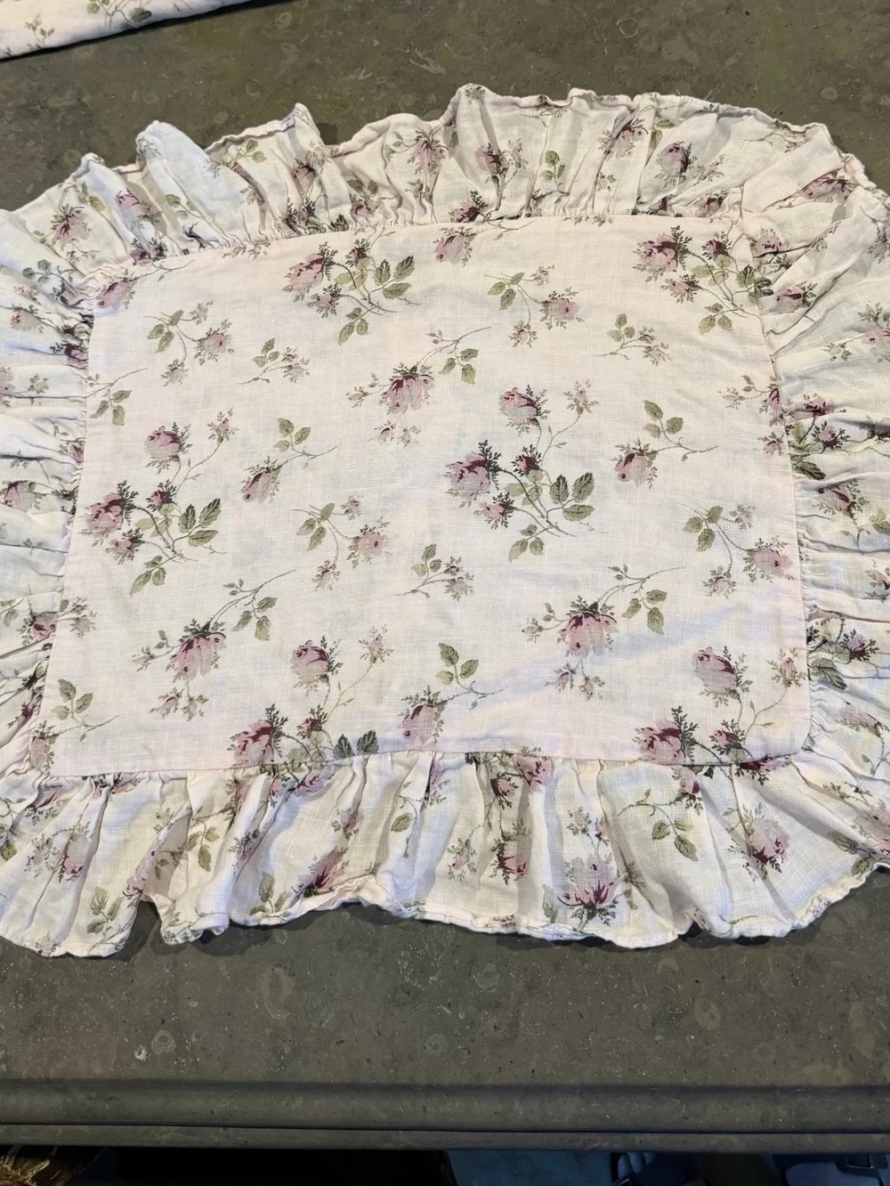 BELLA NOTTE Vintage floral LINEN pale pink single sham